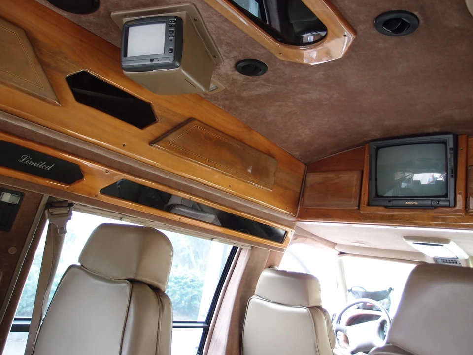 1997 GMC Savana - Image 5 of 21