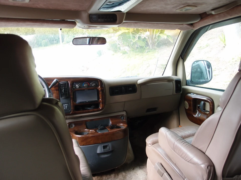 1997 GMC Savana - Image 3 of 21