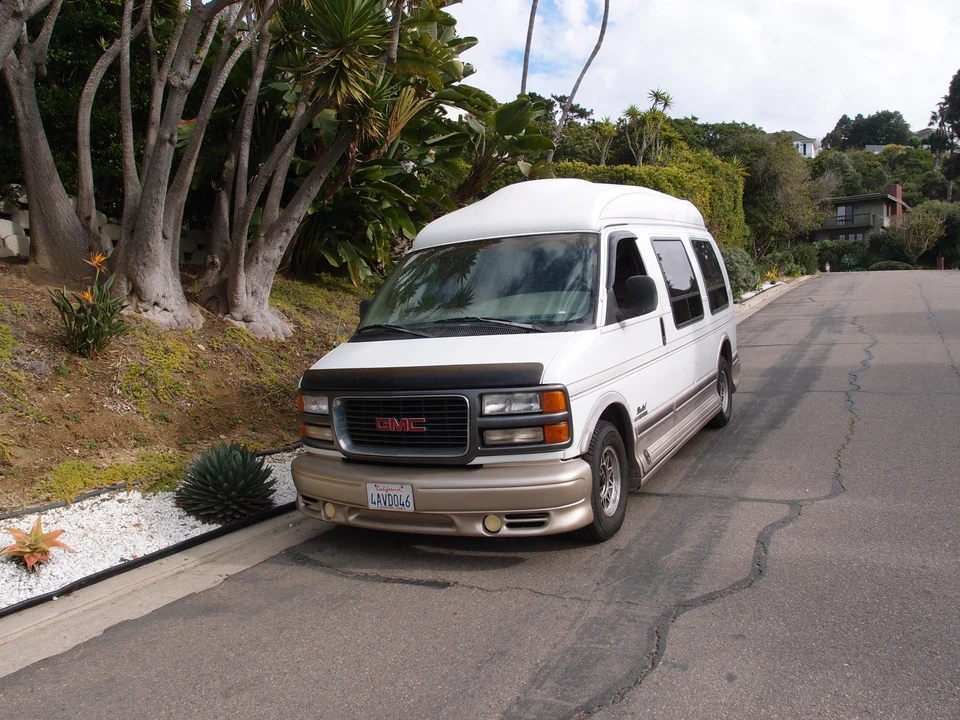 1997 GMC Savana - Image 15 of 21