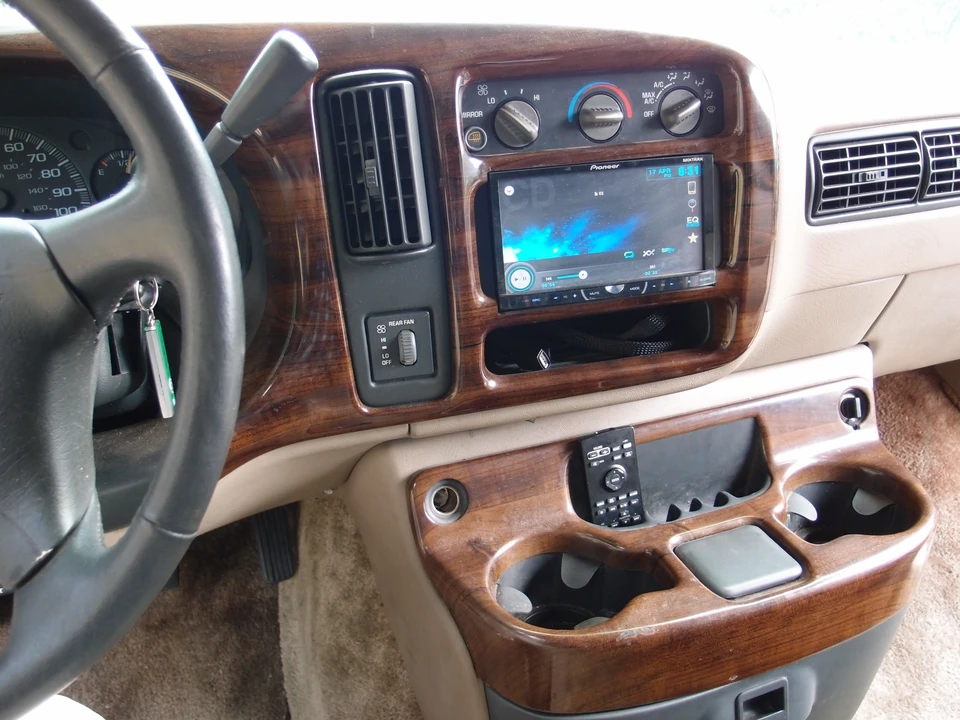 1997 GMC Savana - Image 14 of 21