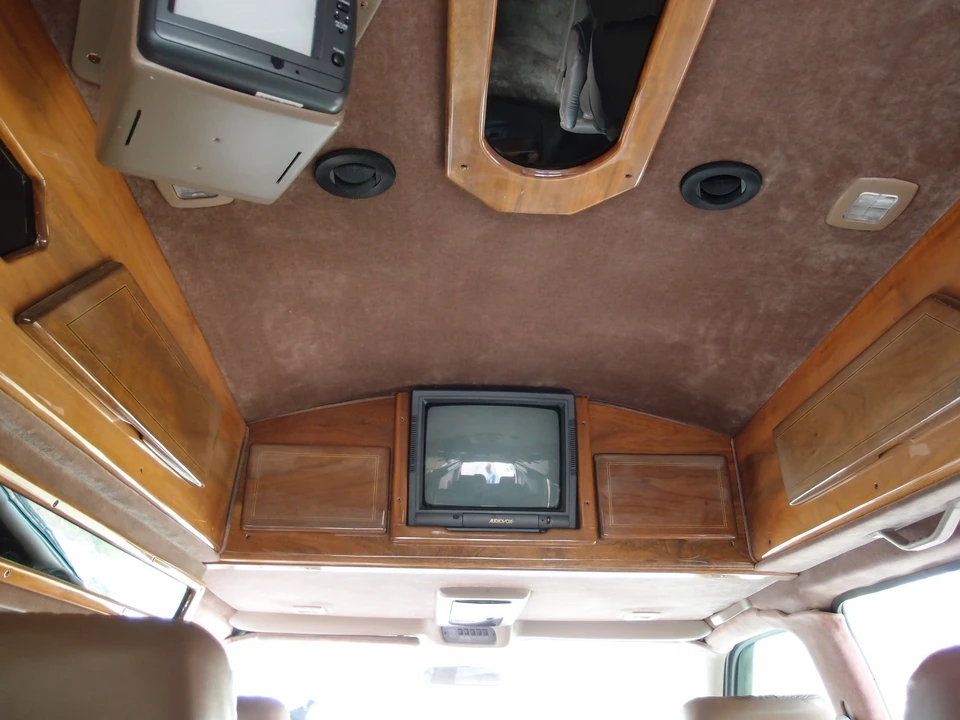1997 GMC Savana - Image 4 of 21