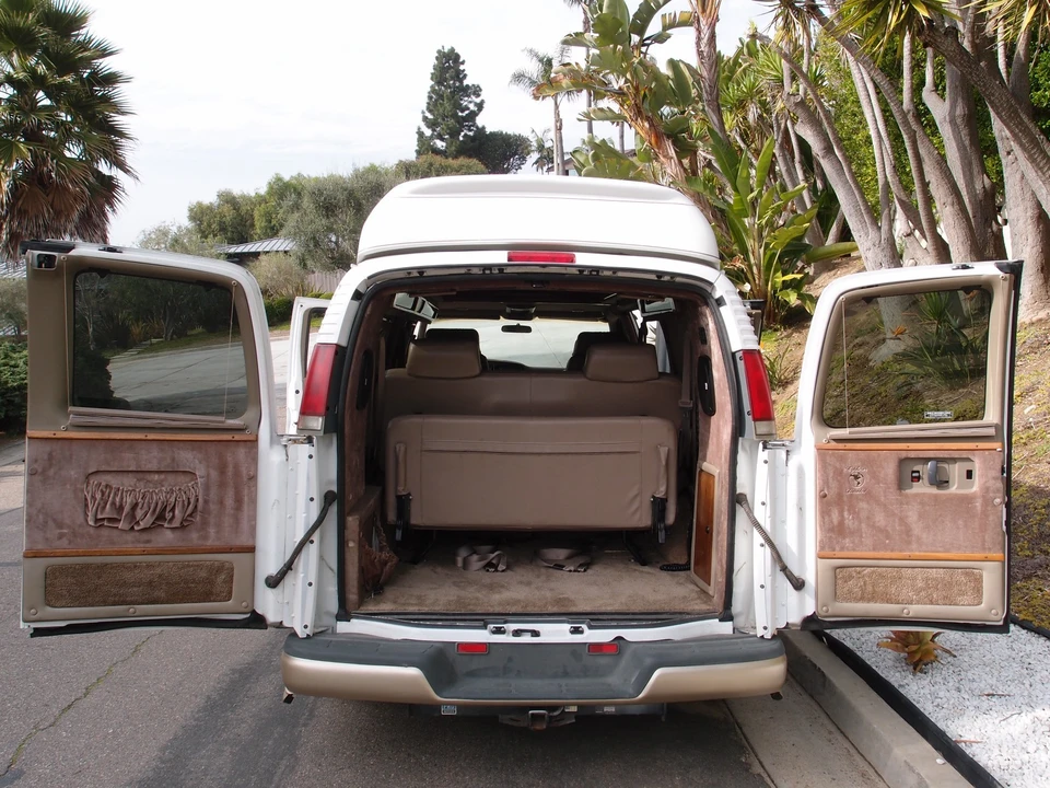 1997 GMC Savana - Image 6 of 21