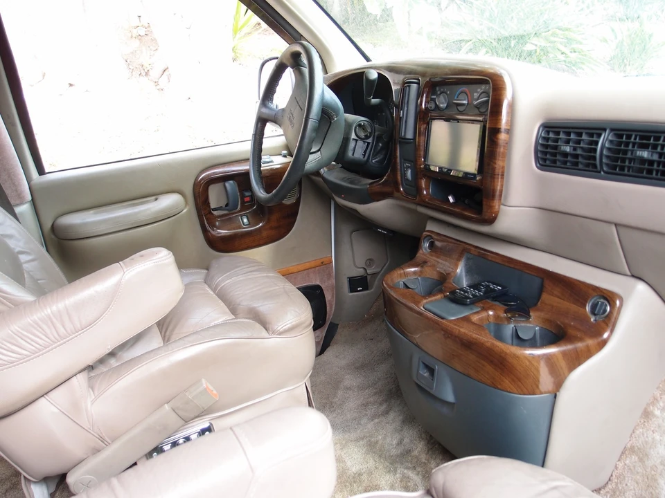 1997 GMC Savana - Image 13 of 21