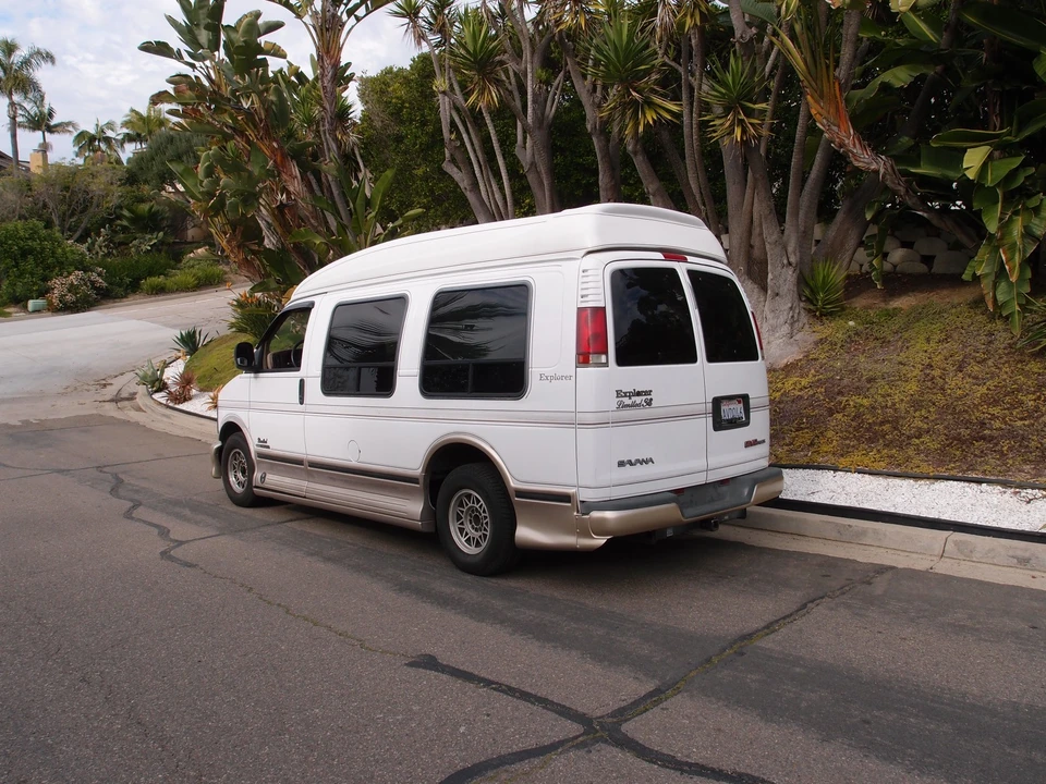 1997 GMC Savana - Image 16 of 21