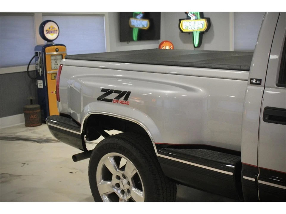 1997 GMC Sierra 1st Gen - Image 28 of 31