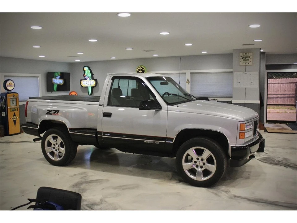1997 GMC Sierra 1st Gen - Image 10 of 31
