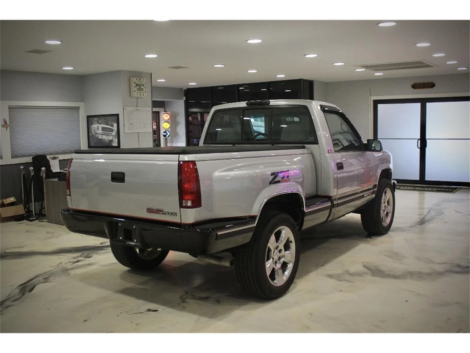 1997 GMC Sierra 1st Gen - Image 8 of 31