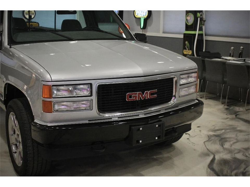 1997 GMC Sierra 1st Gen - Image 11 of 31