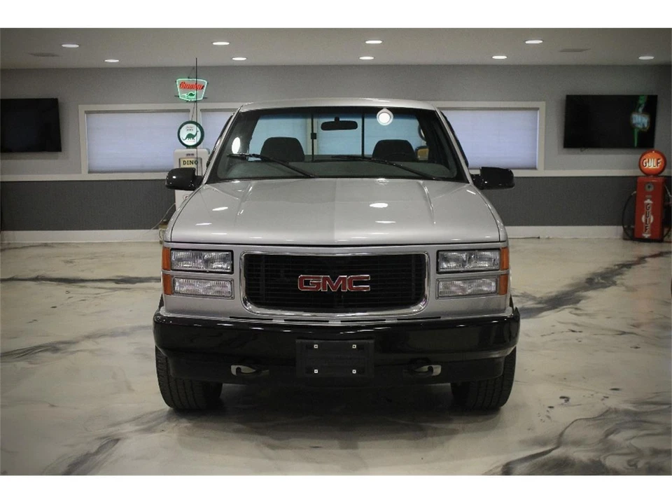 1997 GMC Sierra 1st Gen - Image 3 of 31