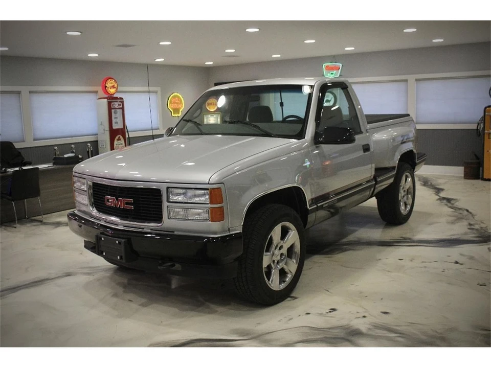 1997 GMC Sierra 1st Gen - Image 4 of 31