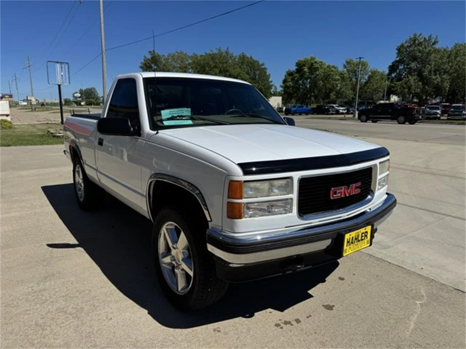 1997 GMC Sierra 1st Gen - Image 2 of 26