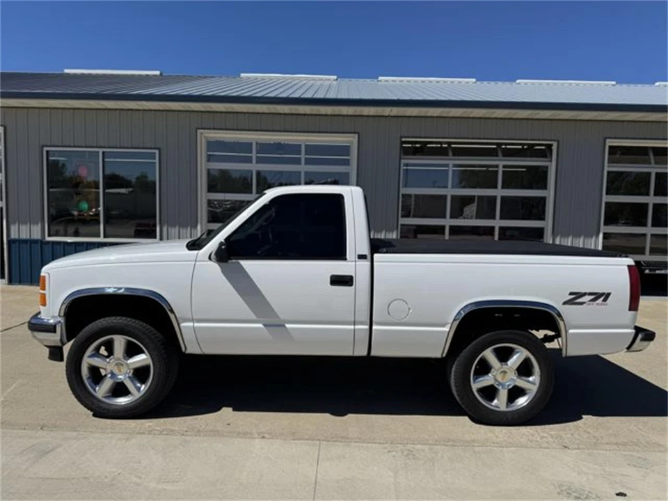 1997 GMC Sierra 1st Gen - Image 5 of 26