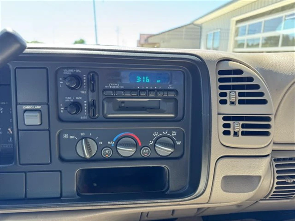 1997 GMC Sierra 1st Gen - Image 17 of 26