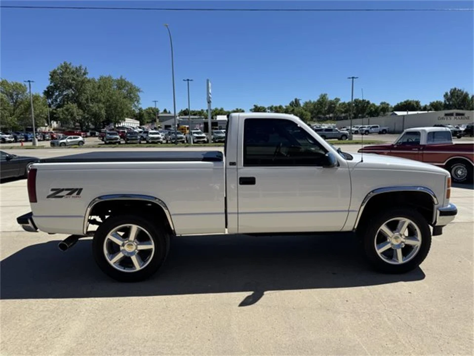 1997 GMC Sierra 1st Gen - Image 9 of 26