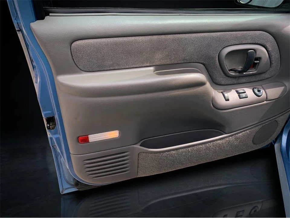1997 GMC Sierra 1st Gen - Image 14 of 22