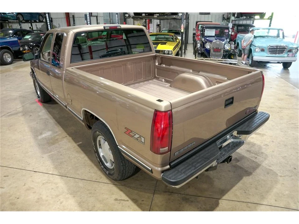 1997 GMC Sierra 1st Gen - Image 16 of 31