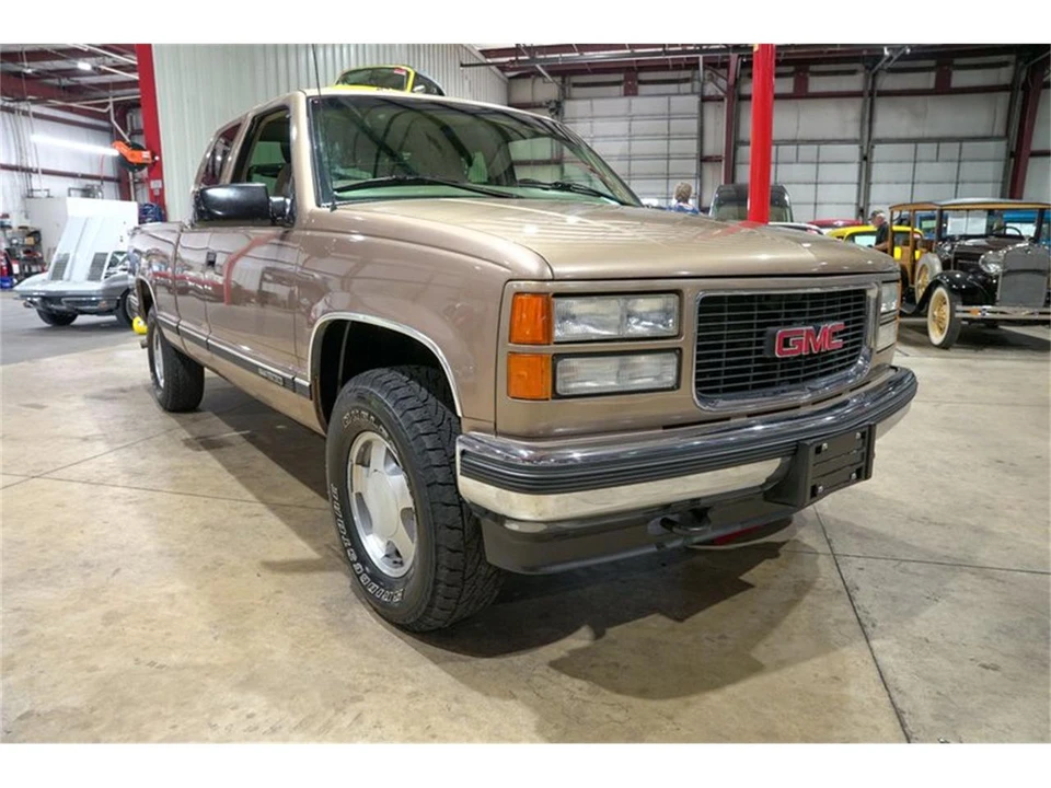 1997 GMC Sierra 1st Gen - Image 12 of 31