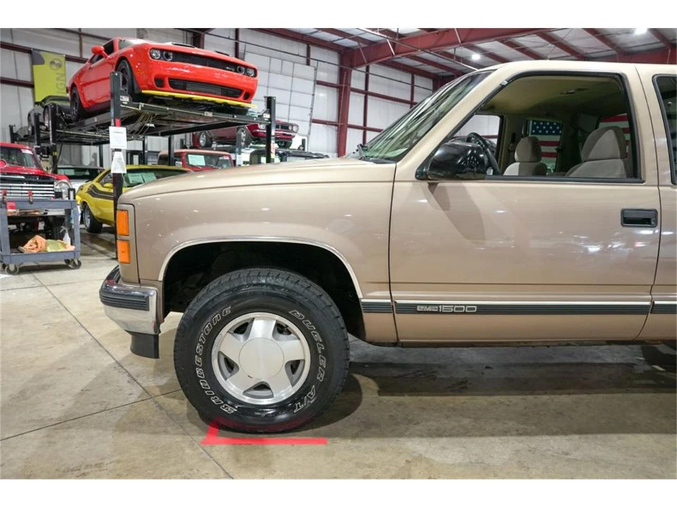 1997 GMC Sierra 1st Gen - Image 3 of 31