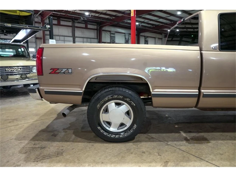 1997 GMC Sierra 1st Gen - Image 9 of 31