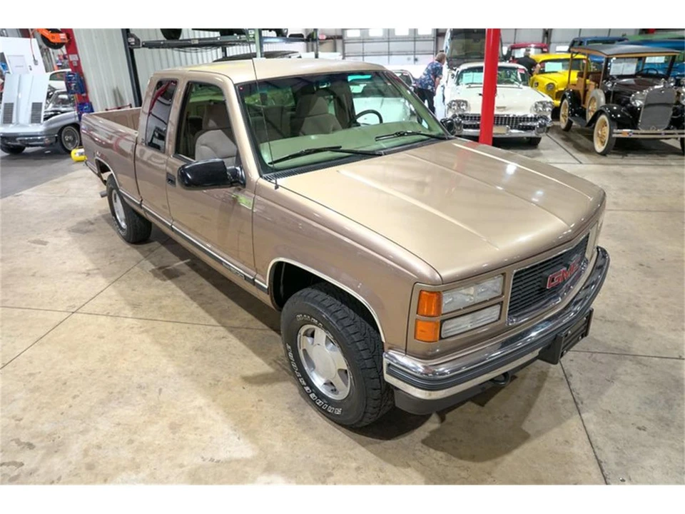 1997 GMC Sierra 1st Gen - Image 14 of 31