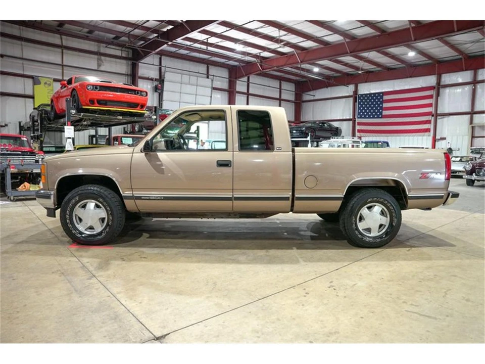 1997 GMC Sierra 1st Gen - Image 4 of 31