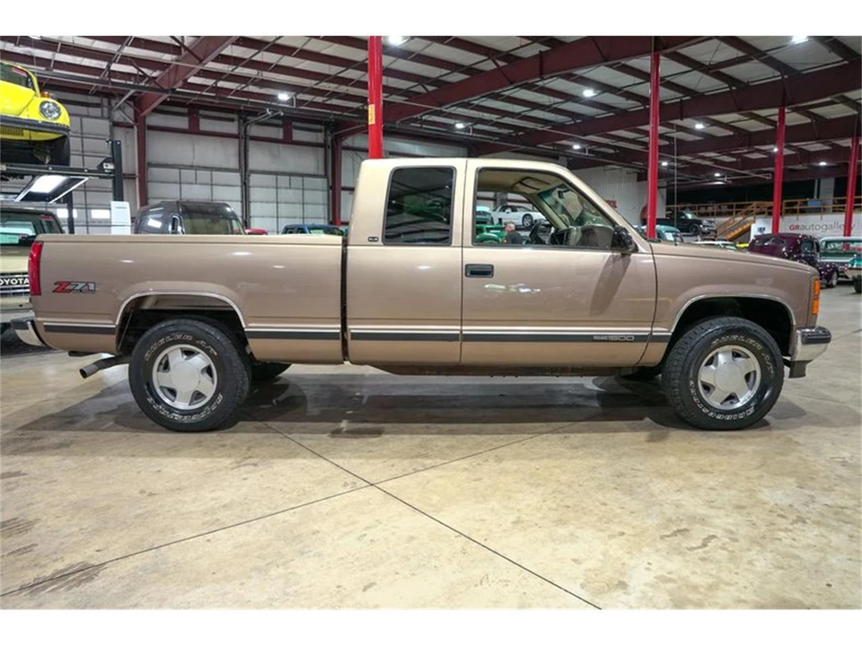 1997 GMC Sierra 1st Gen - Image 10 of 31