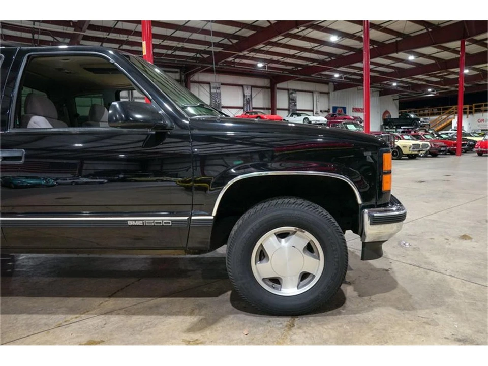 1997 GMC Sierra 1st Gen - Image 11 of 31