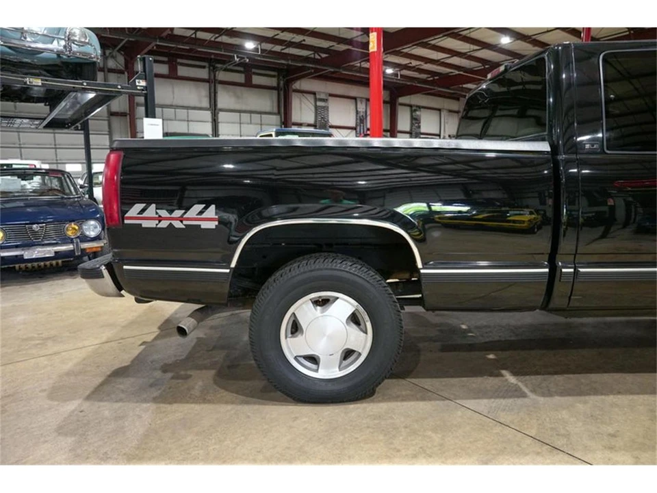 1997 GMC Sierra 1st Gen - Image 9 of 31