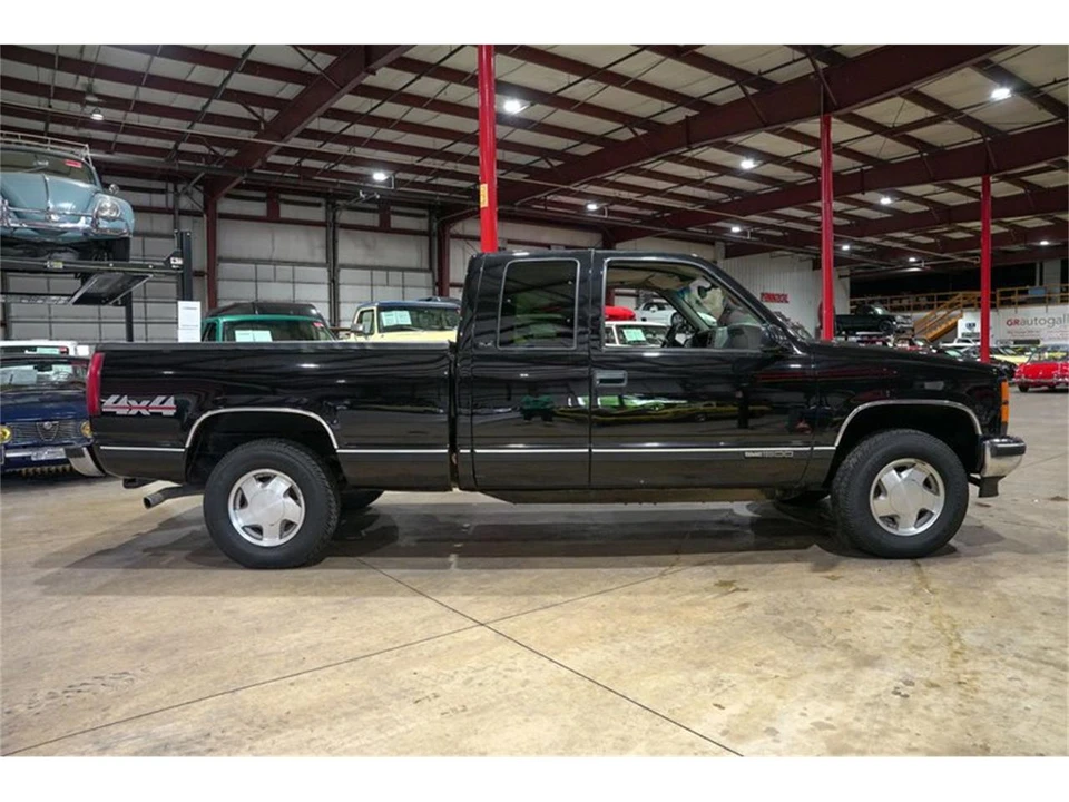 1997 GMC Sierra 1st Gen - Image 10 of 31