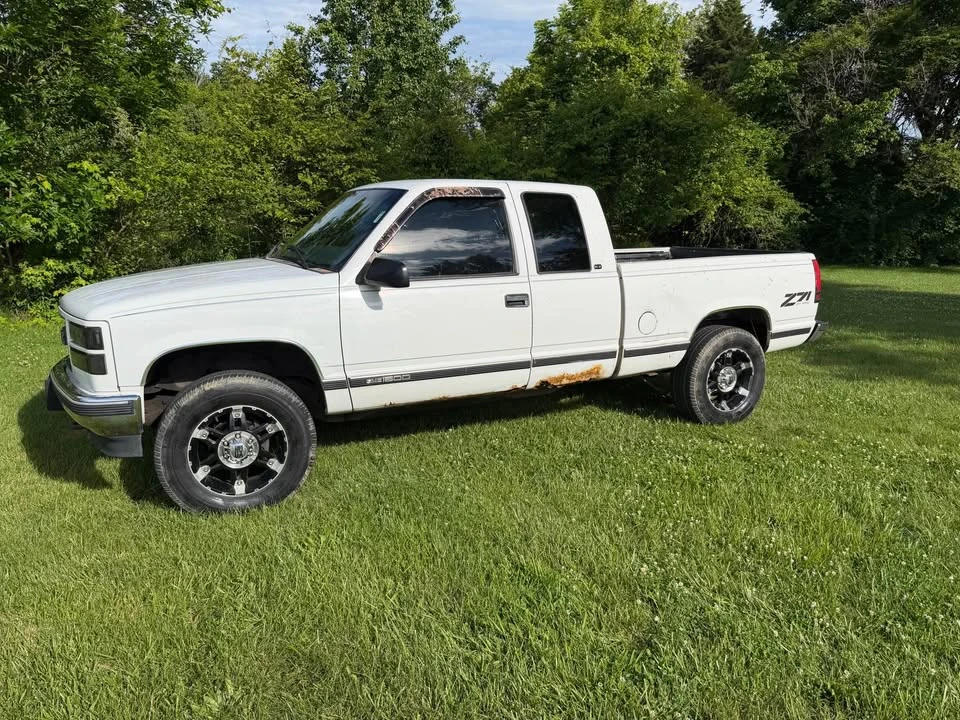 1997 GMC Sierra 1st Gen - Image 5 of 9