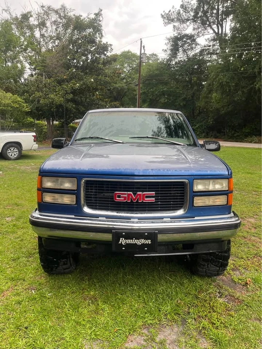1997 GMC Sierra 1st Gen - Image 2 of 11