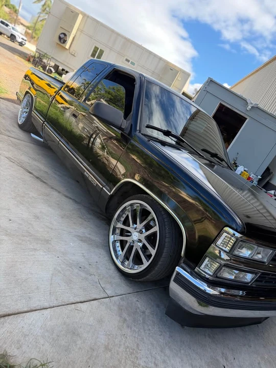 1997 GMC Sierra 1st Gen - Image 2 of 8
