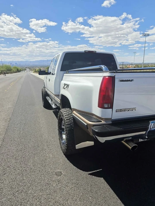 1997 GMC Sierra 1st Gen - Image 4 of 19
