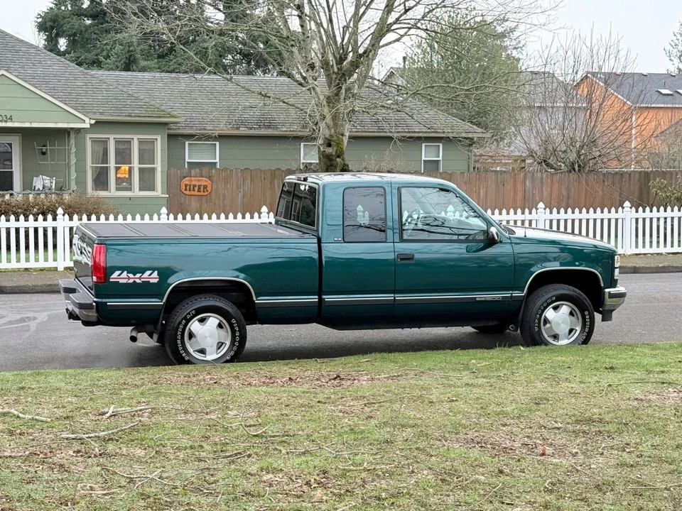 1997 GMC Sierra 1st Gen - Image 10 of 21
