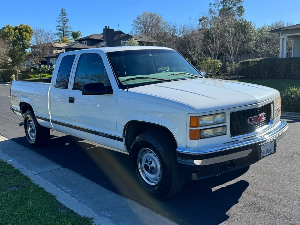 1997 GMC Sierra 1st Gen - Image 2 of 21