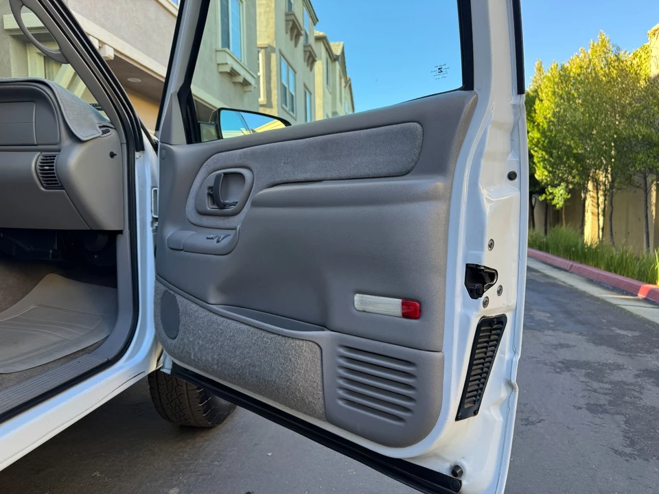 1997 GMC Sierra 1st Gen - Image 13 of 21