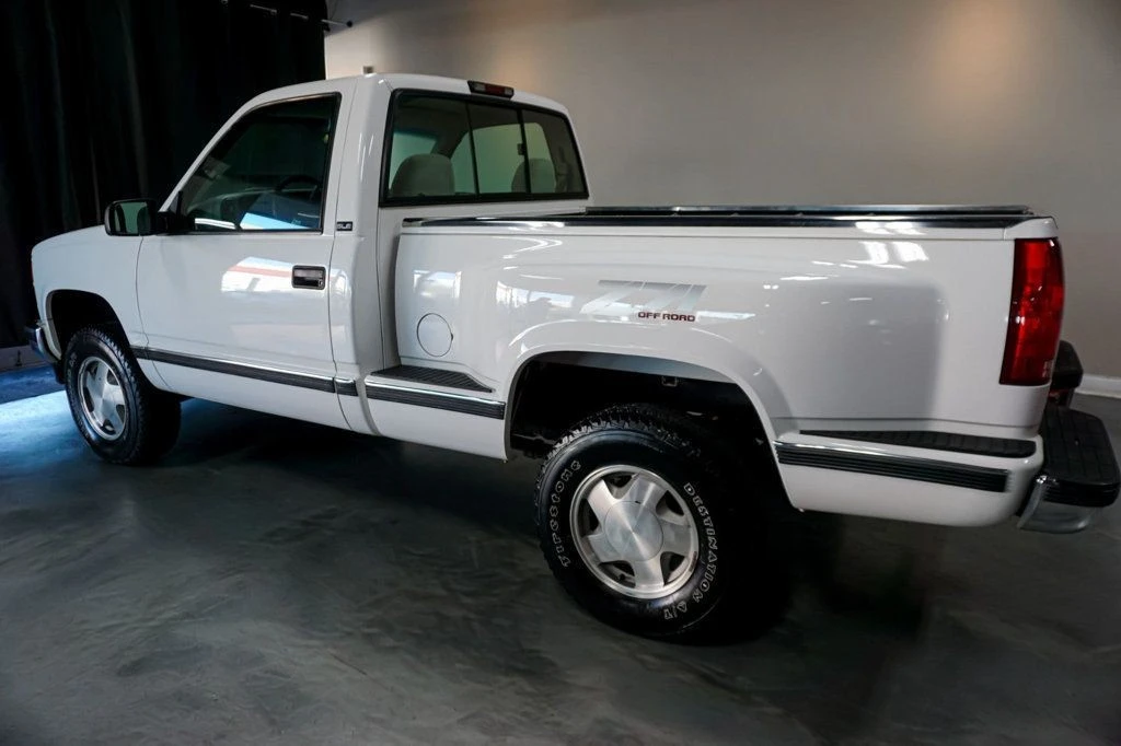 1997 GMC Sierra 1st Gen - Image 6 of 12