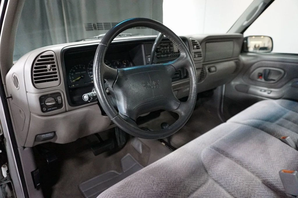1997 GMC Sierra 1st Gen - Image 9 of 12