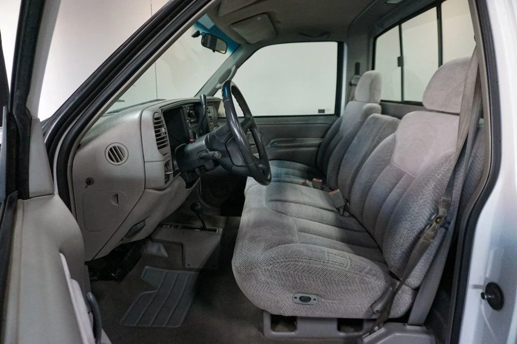 1997 GMC Sierra 1st Gen - Image 7 of 12