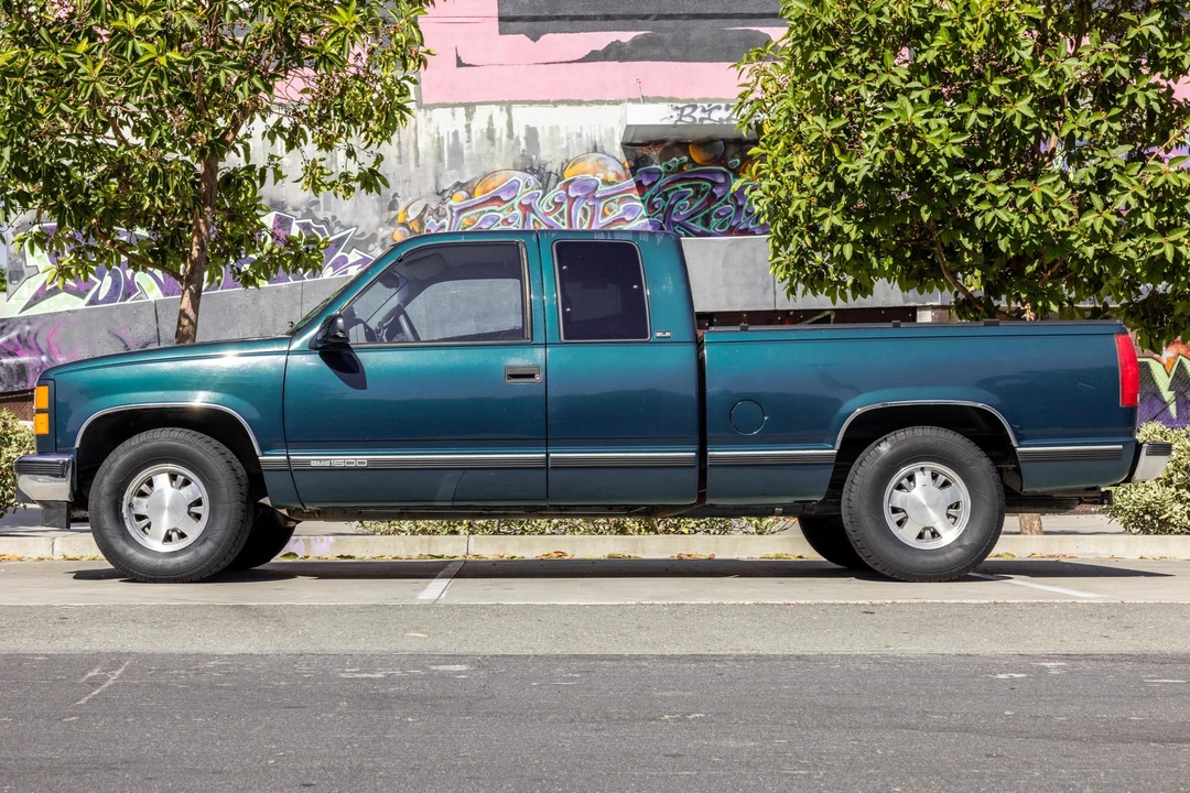 1997 GMC Sierra 1st Gen - Image 3 of 31