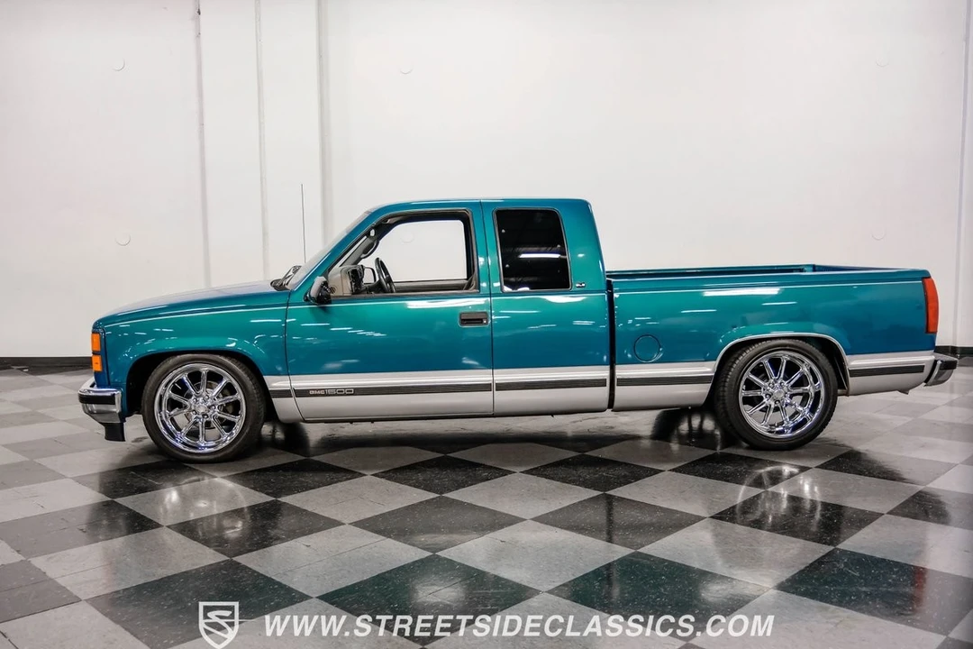 1997 GMC Sierra 2nd Gen - Image 2 of 12