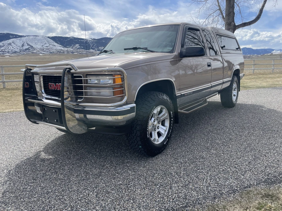 1997 GMC Sierra 1st Gen - Image 2 of 31