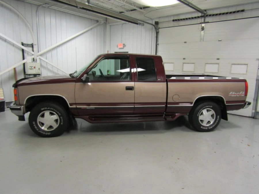 1997 GMC Sierra 1st Gen - Image 2 of 31