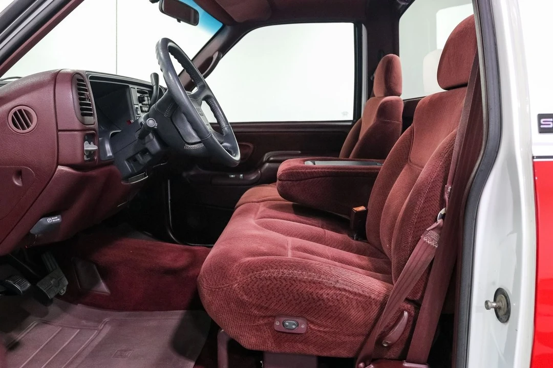1997 GMC Sierra 1st Gen - Image 14 of 24