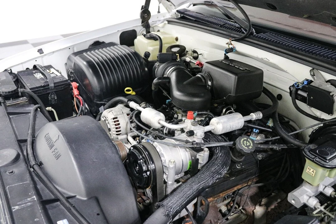 1997 GMC Sierra 1st Gen - Image 11 of 24