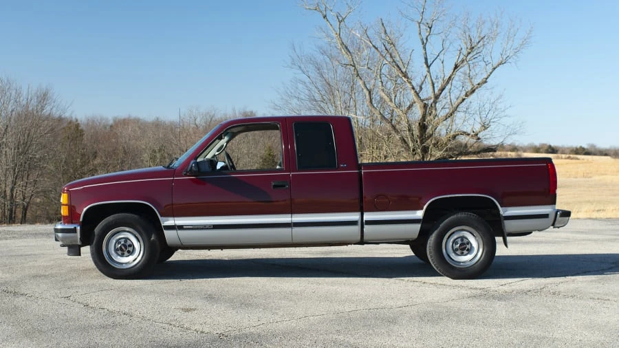 1997 GMC Sierra 1st Gen - Image 2 of 12