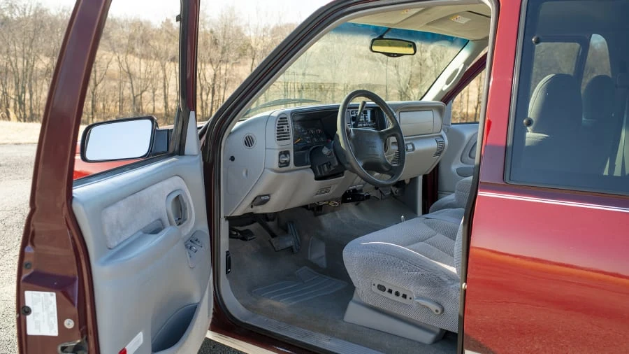 1997 GMC Sierra 1st Gen - Image 4 of 12
