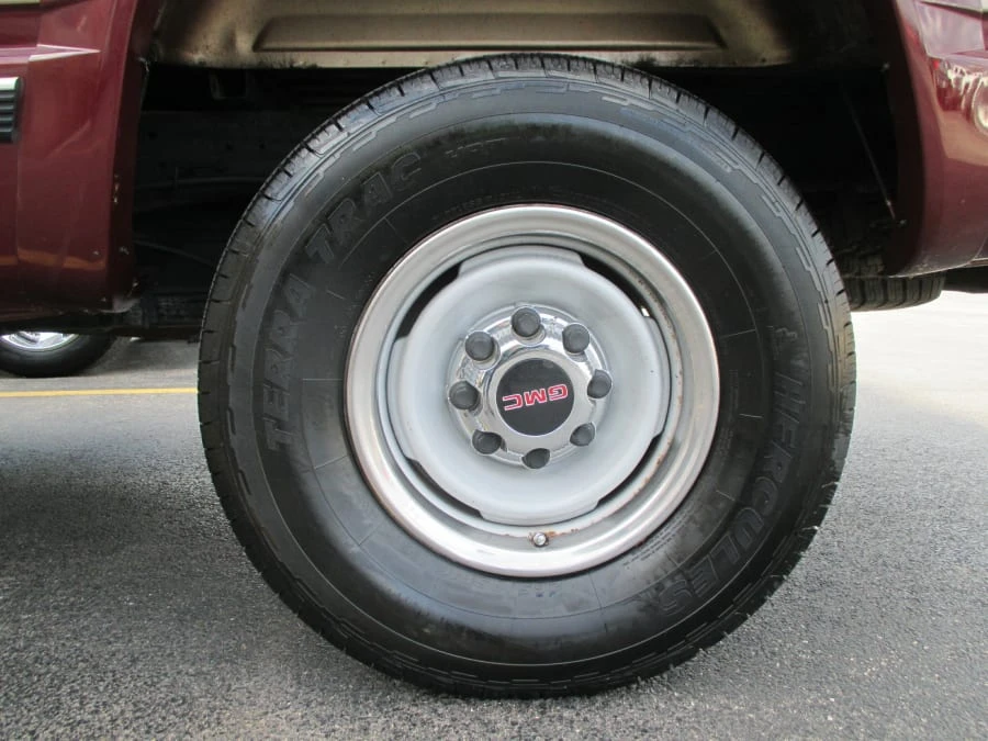 1997 GMC Sierra 1st Gen - Image 10 of 17