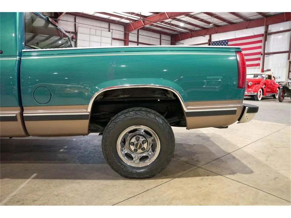 1997 GMC Sierra 1st Gen - Image 5 of 31