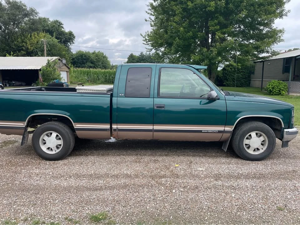 1997 GMC Sierra 1st Gen - Image 2 of 11